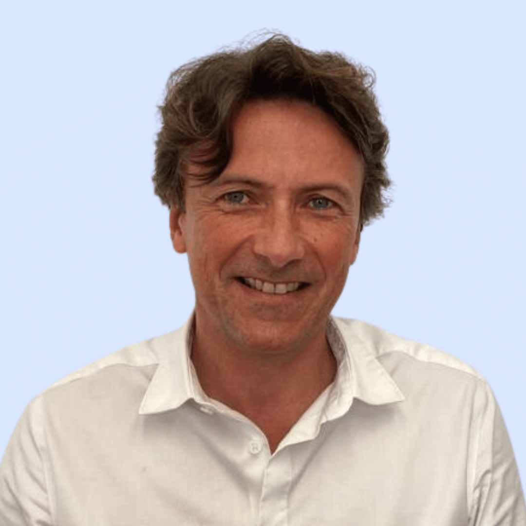 Notre équipe pédagogique est composée d’enseignants expérimentés, investis au quotidien dans la réussite de nos étudiants.