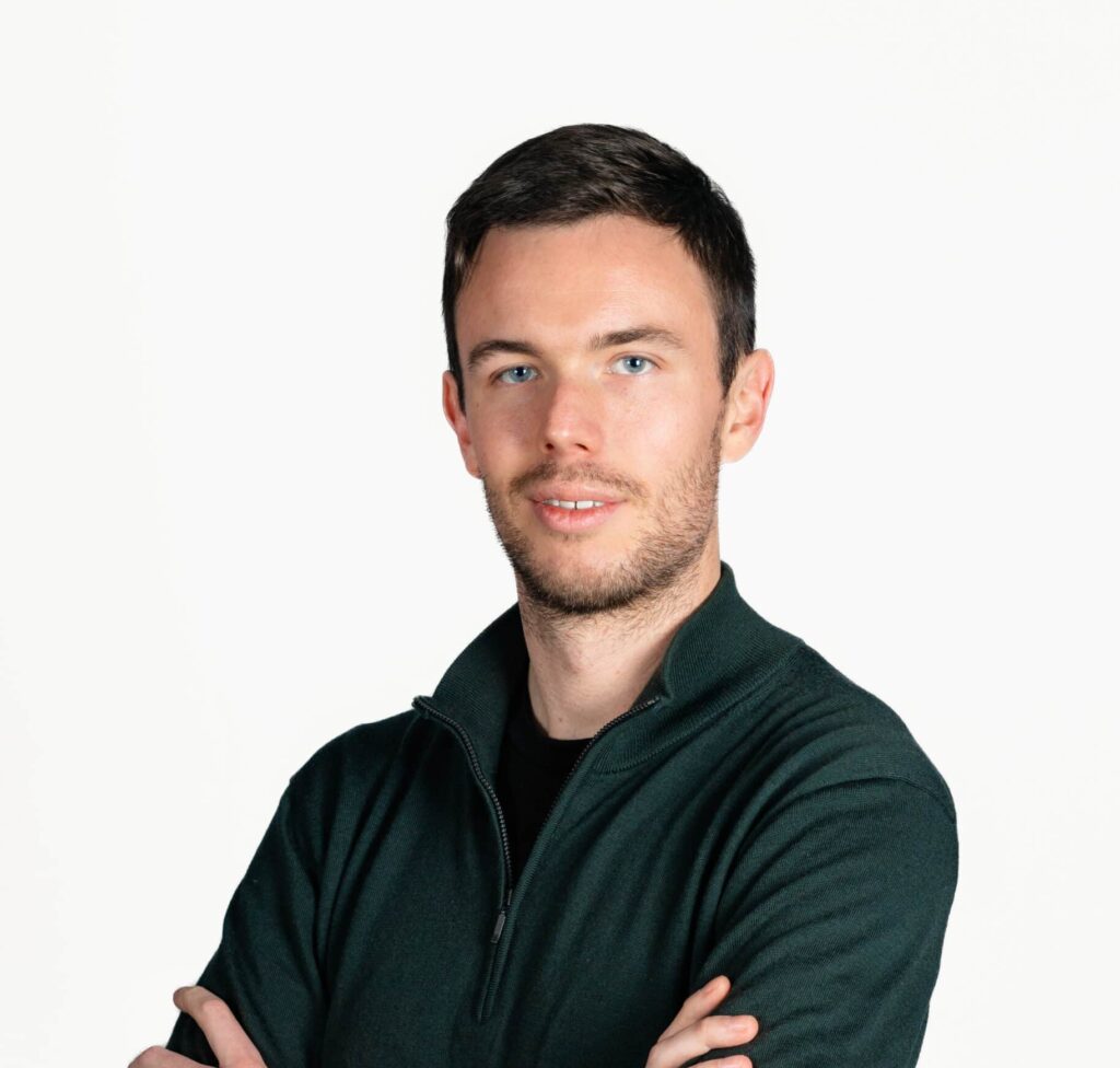 Étienne Brossard, diplômé de hec paris, professeur à la prépa santé CPCM